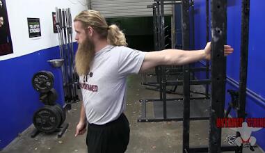 卧推肩膀疼怎么缓解,卧推肩膀疼如何做康复