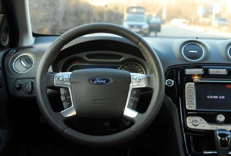 十三万公里蒙迪欧值得购买吗,福特蒙迪欧2023款落地价5万元