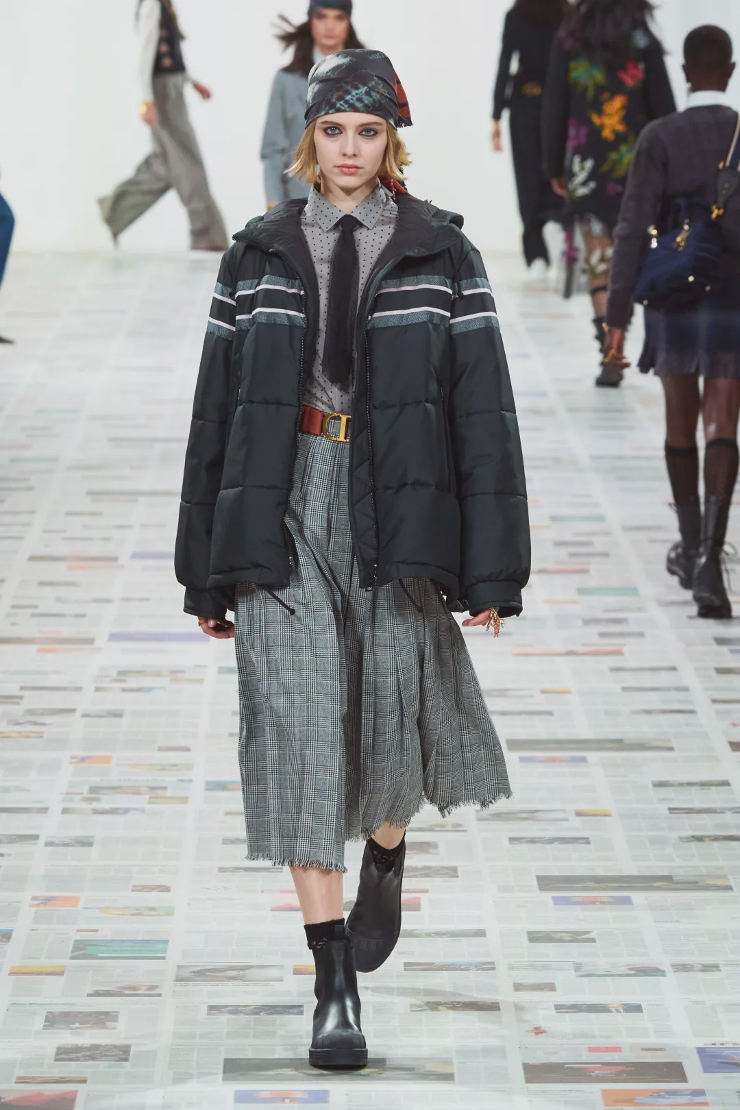 时装周看明星秀场,时装周走秀朋友圈背景