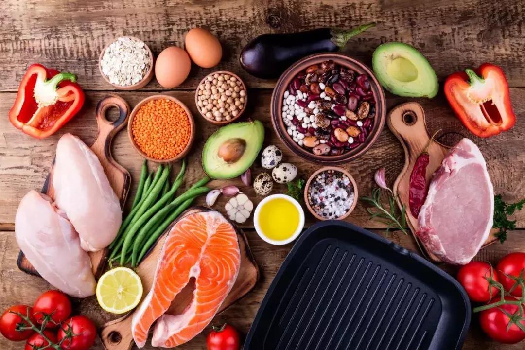 对牛奶和鸡蛋过敏的孩子怎么办,孩子对小麦鸡蛋牛奶过敏怎么治疗