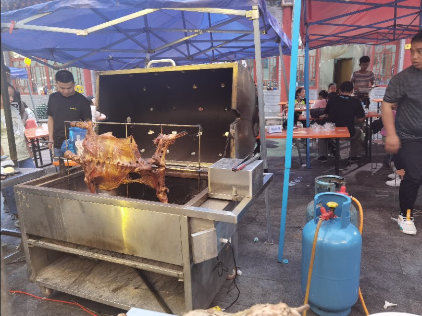 吃在驼梁，体验舌尖上的味道/郝贵云