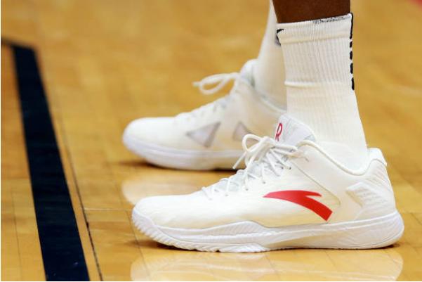 安踏马赫4和李宁赤兔7pro选哪个,安踏与李宁哪种品牌较好