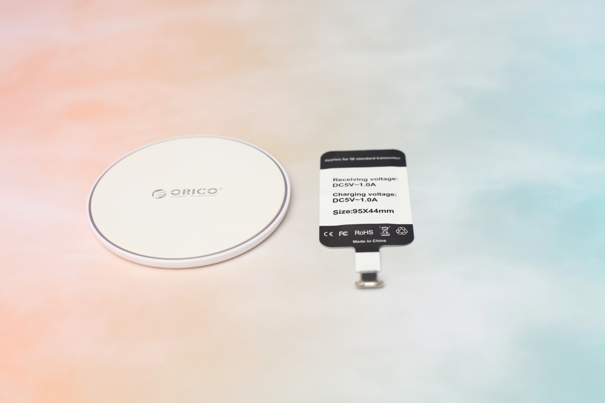 支持无线充电的手机套装,可以让我手机自动充电的软件