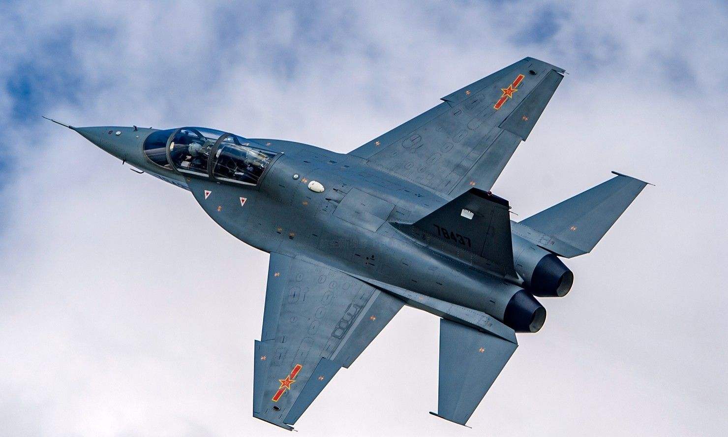 l-15教练机是哪里生产的,l-15战机