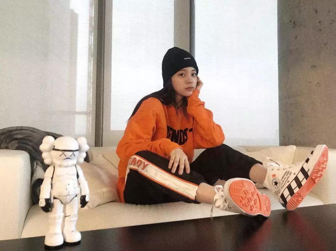 刘雯50个瞬间告诉你,刘雯冬天穿的羽绒服