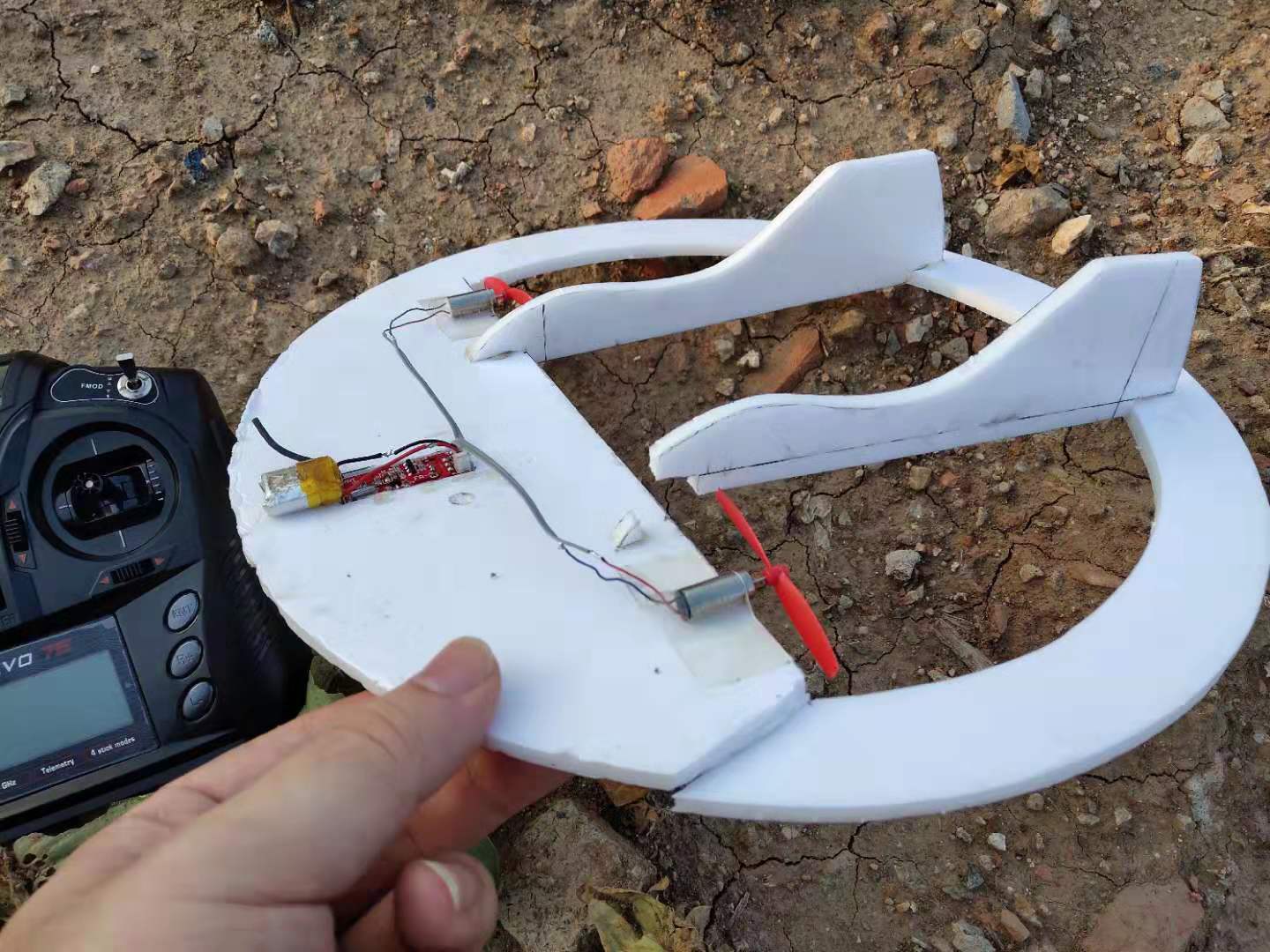 自制遥控飞机需要哪些材料,遥控飞机的遥控器自制