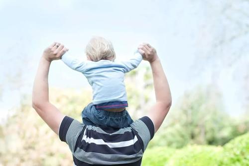 怎样才算是孩子心目中的好爸爸,一个好爸爸在孩子眼里是怎样的
