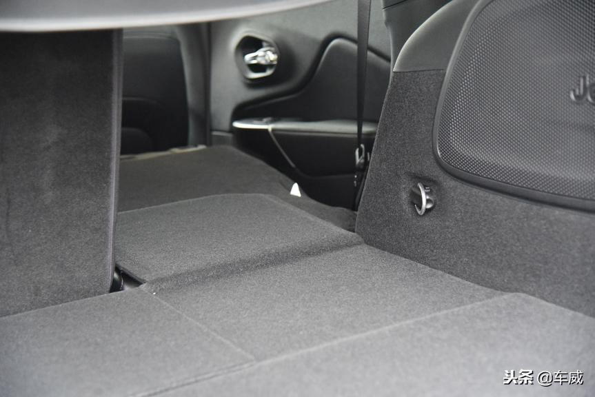 jeep自由光2.0l动力,全新的jeep自由光首要任务