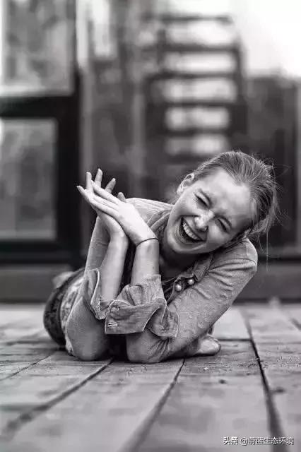 世界最震撼的微笑日,世界微笑日请带着微笑前行