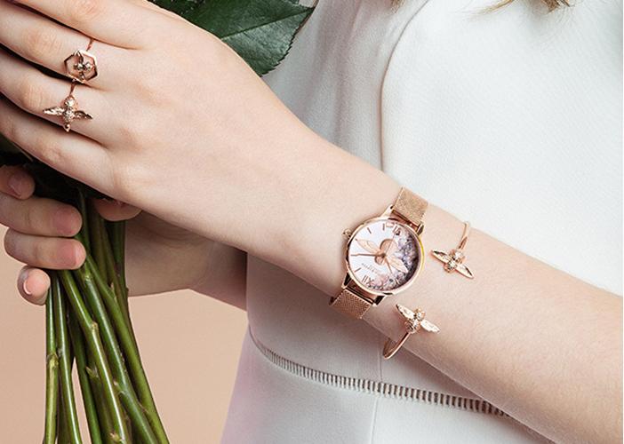 手腕间的秘密，选对风格驾驭万种风情