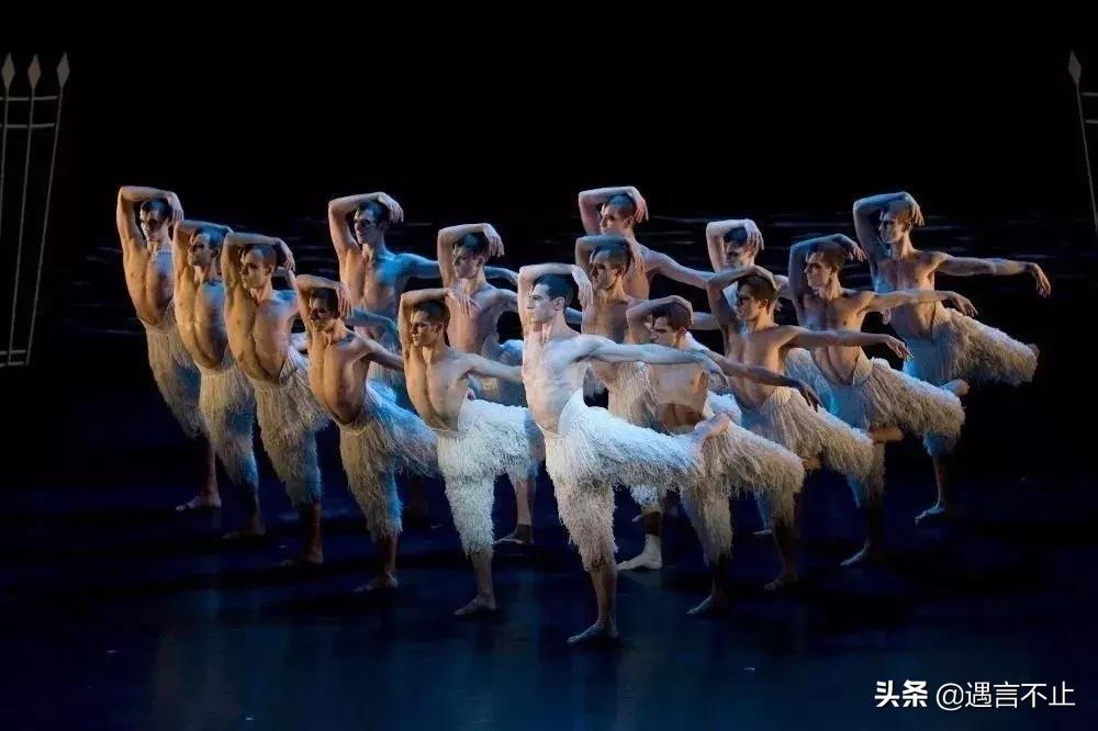 乔治穿芭蕾被嘲讽性别刻板印象,乔治小王子跳芭蕾视频