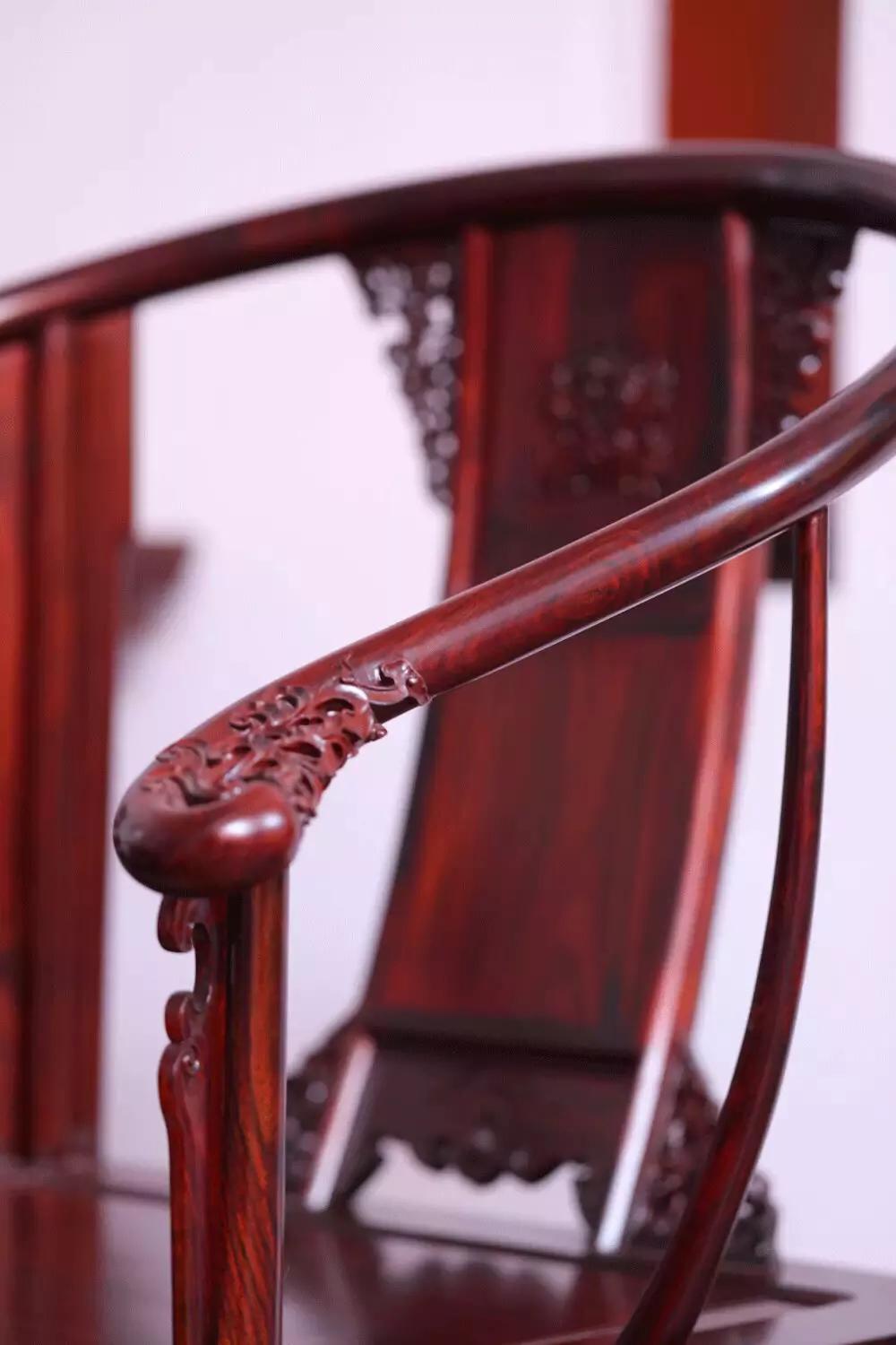 罗汉床当客坐,罗汉床上座