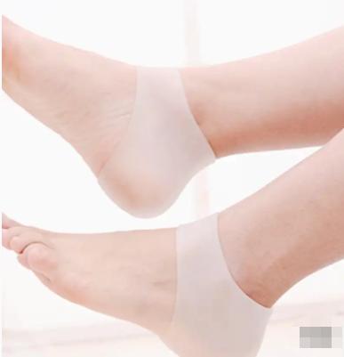 套上这个“*钟金**罩”！被高跟鞋磨磨磨的脚后跟，有救了~