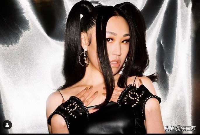 《璀璨帝国》里挥金如土,23岁北京科技创投大佬千金的时尚之路