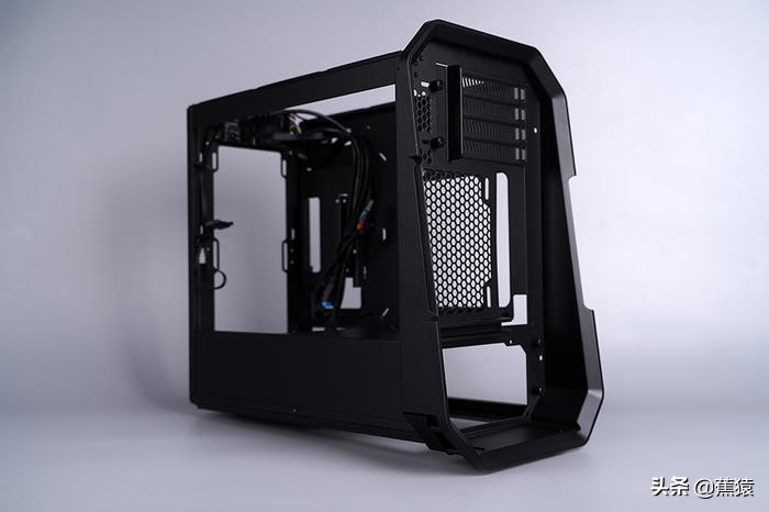 安钛克CUBEDRAK装机展示，11700+ROGB560-G+3080TI