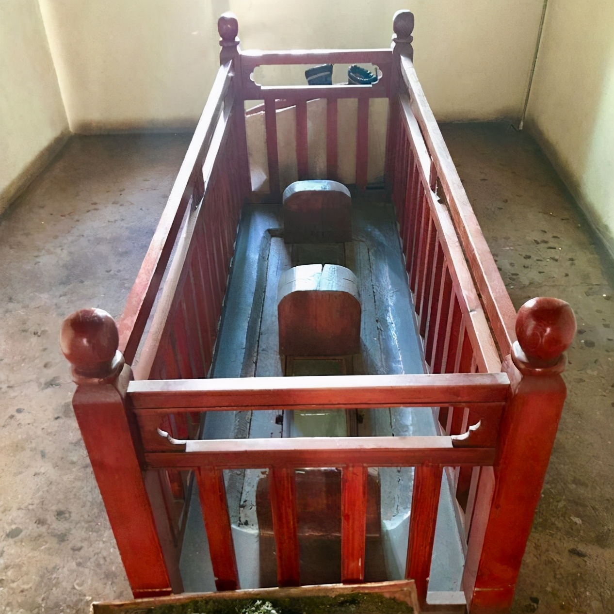 日本“后宫”女厕，便池深18米，全球独一无二，为何这样设计？