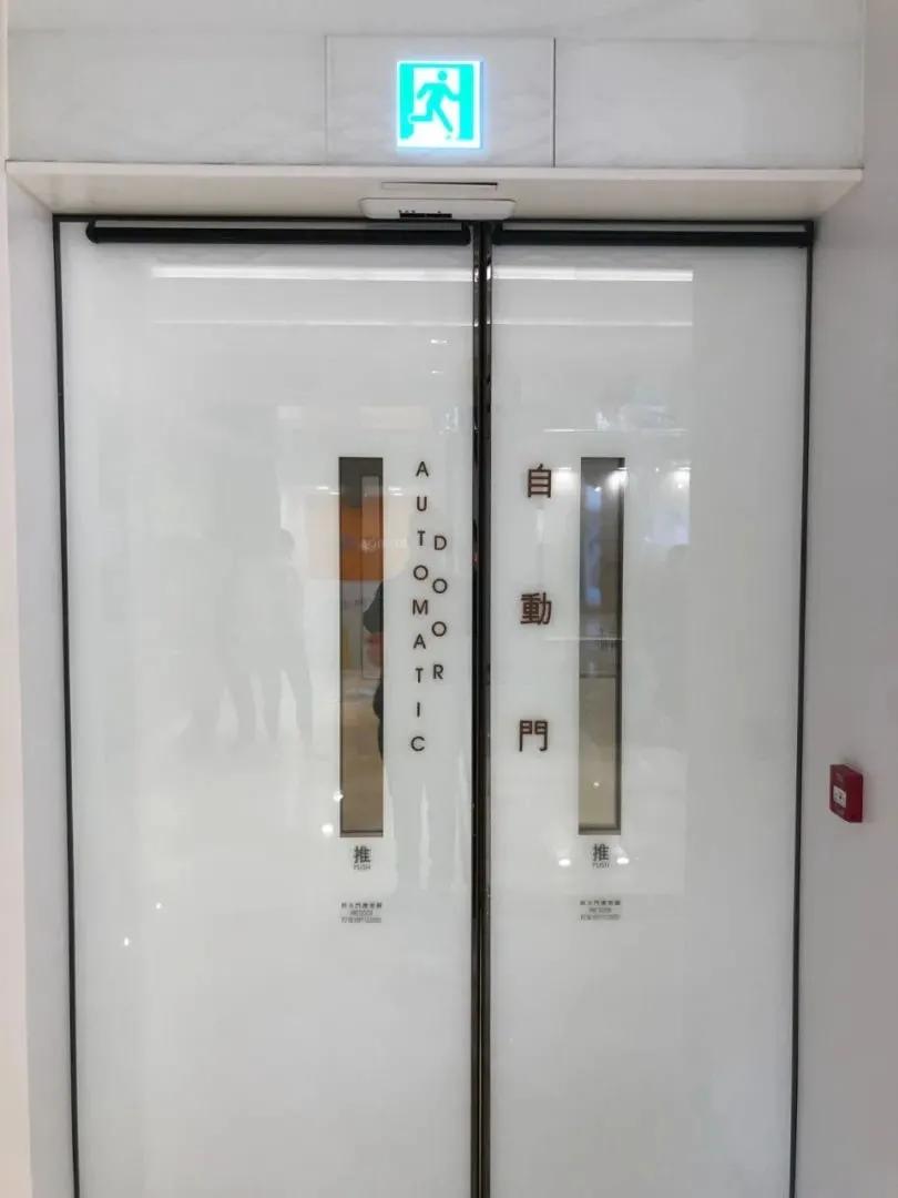 香港的路牌为什么是英语,香港的路牌长什么样