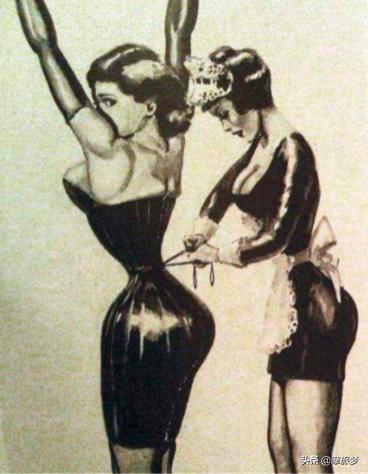 被礼教毁掉的女人,被束腰勒出血痕