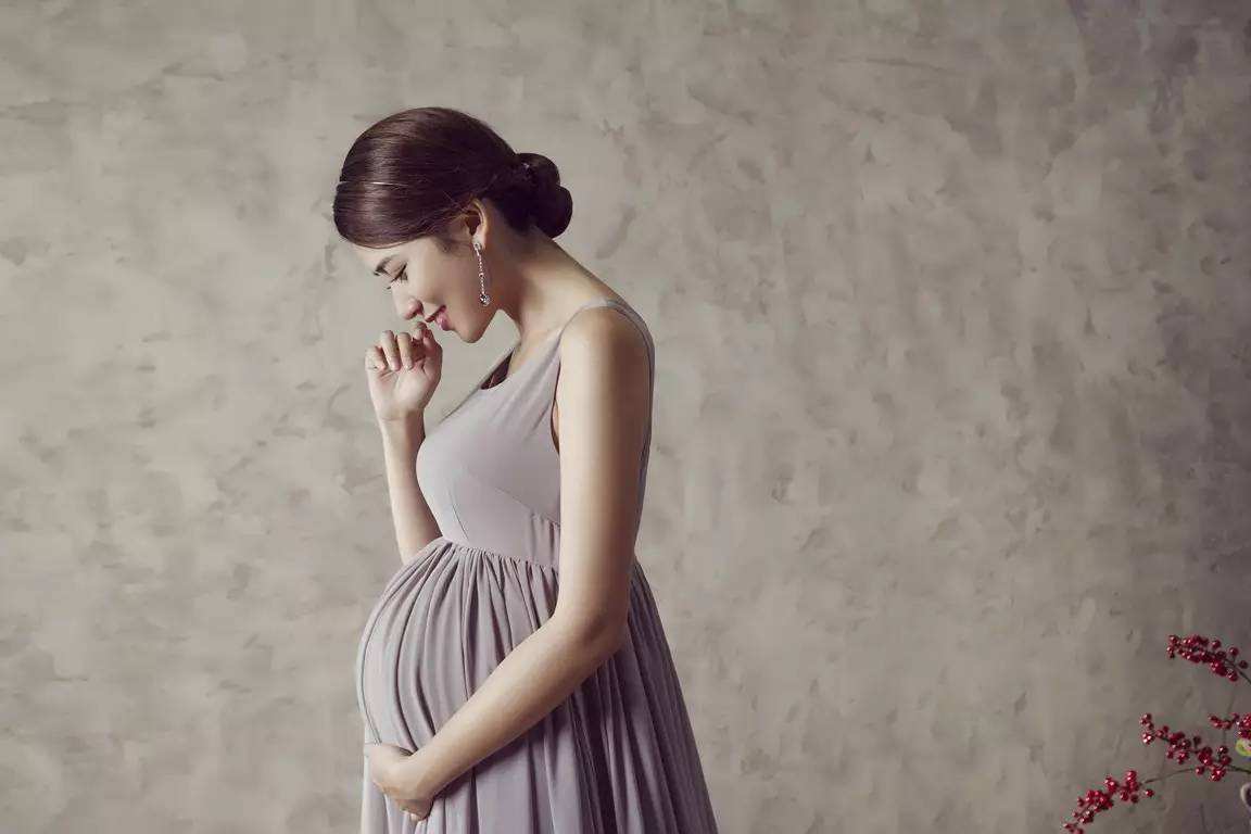 95后宝妈晒孕肚照,95后孕妇朋友圈晒孕照