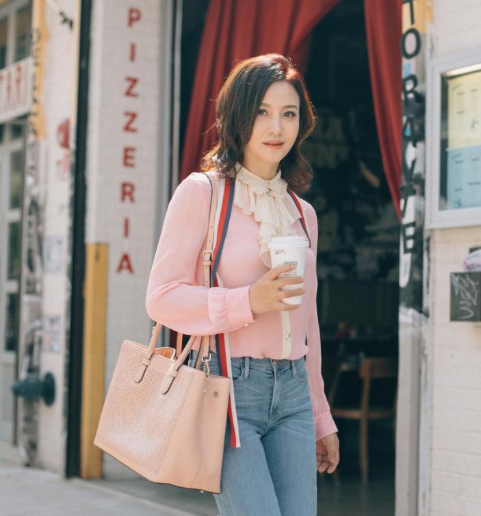 陶虹穿衣搭配图片,陶虹50岁减龄穿搭