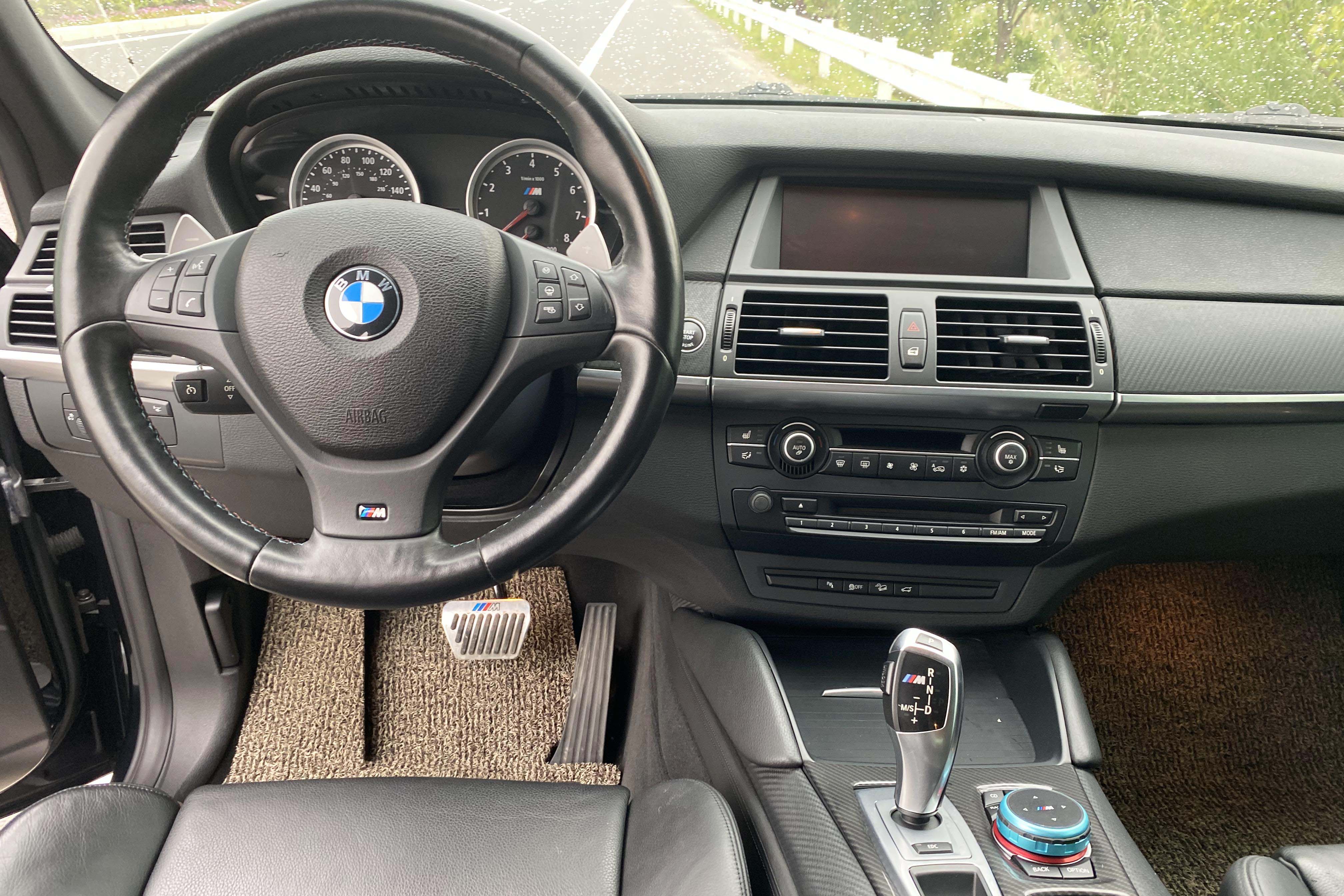 宝马x6个人出售,一手车源个人出售宝马x6