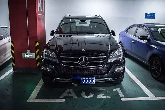 武汉豪车的视频,武汉最豪停车场