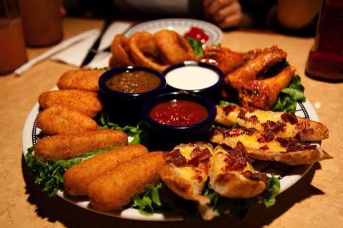 减肥期间饿得发慌可以吃糖吗,减肥3点吃的饭晚上饿了怎么办