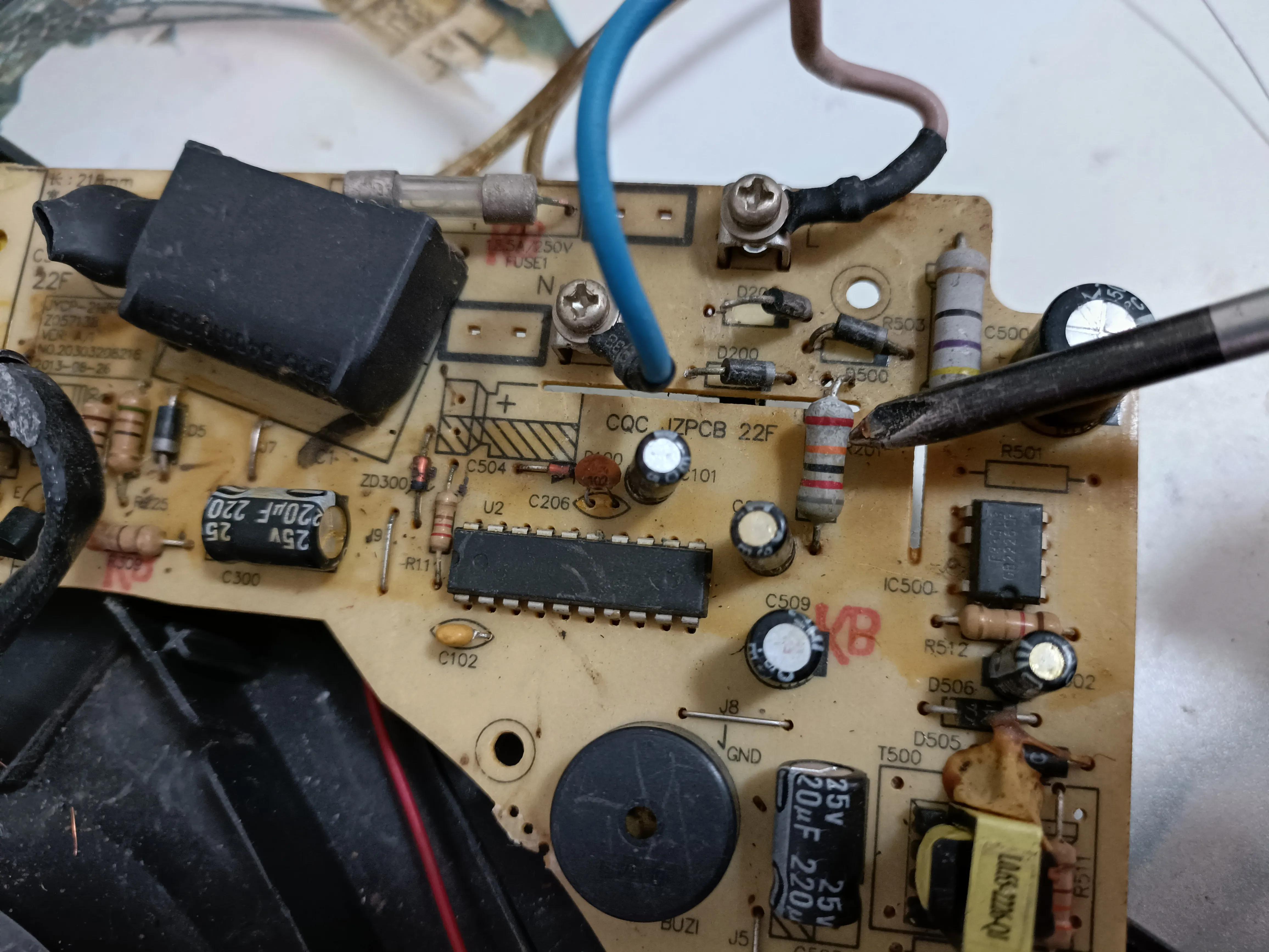 电磁炉风扇电压过高烧坏怎么修复,电磁炉电源管理芯片电压过高