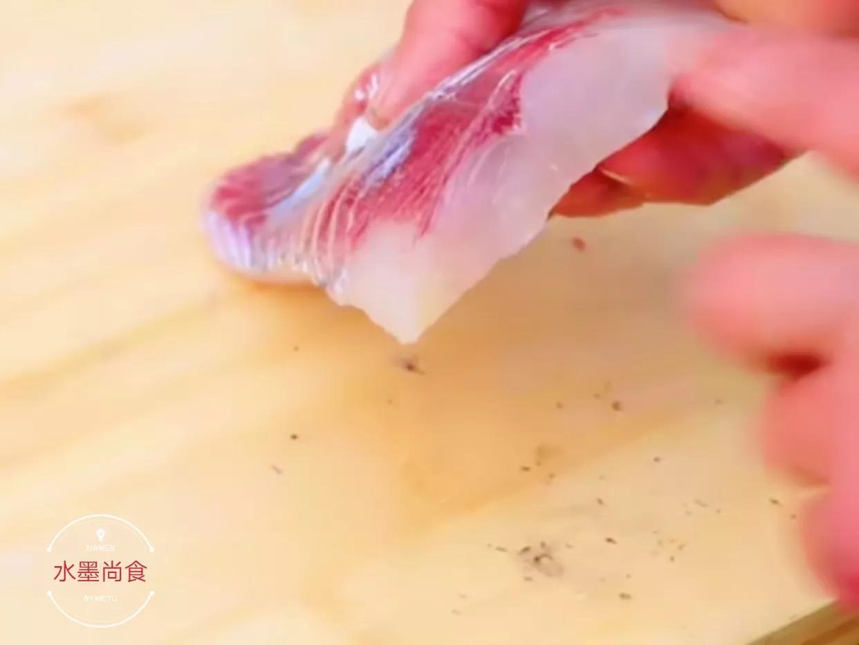 炸肉丸子加鸡蛋和面粉,炸肉丸子加淀粉还是面粉