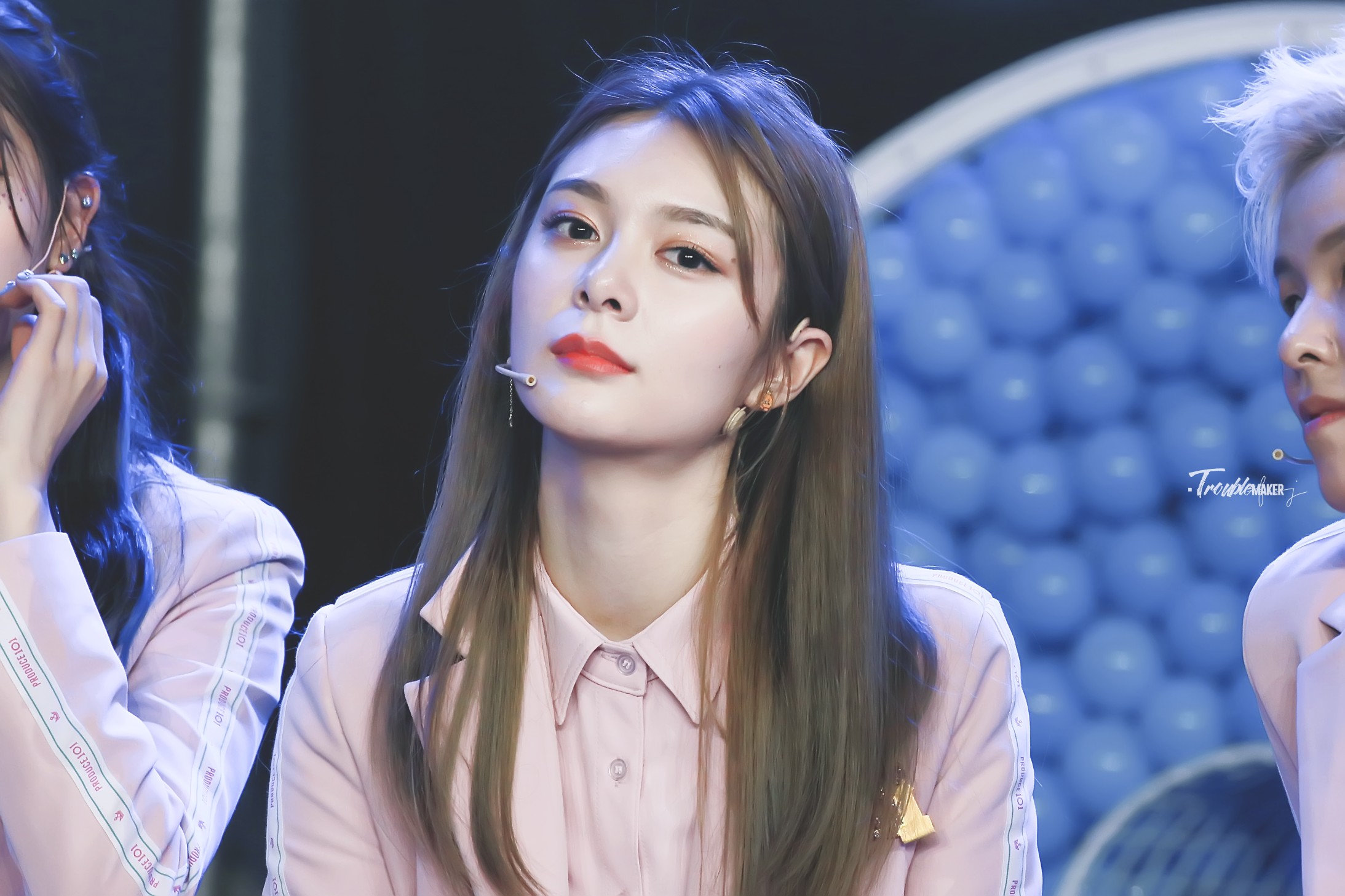 傅菁孟美岐衣服差别,傅菁和孟美岐同框