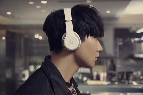 唱歌挤嗓子的小技巧,唱歌挤嗓子