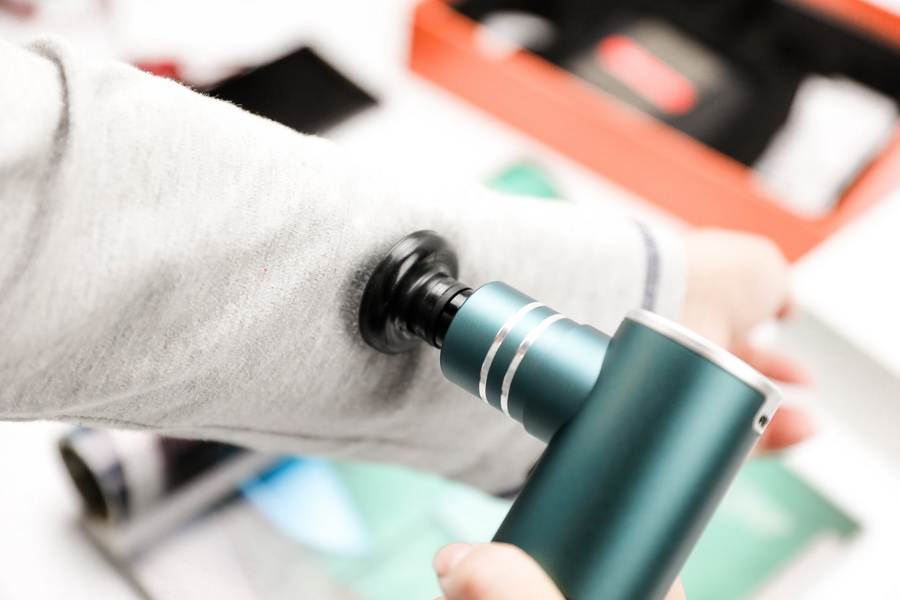 菠萝君筋膜枪高频震动,筋膜枪新二代黑科技按摩神器