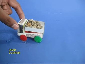 穷人的乐高什么样?印度大佬用垃圾做的玩具,火了