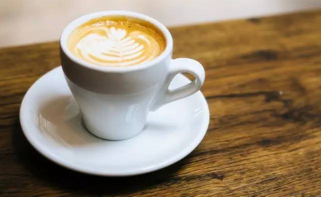 衣服染上了别的颜色怎么才能洗掉,衣服上染上别的颜色怎么才能洗掉