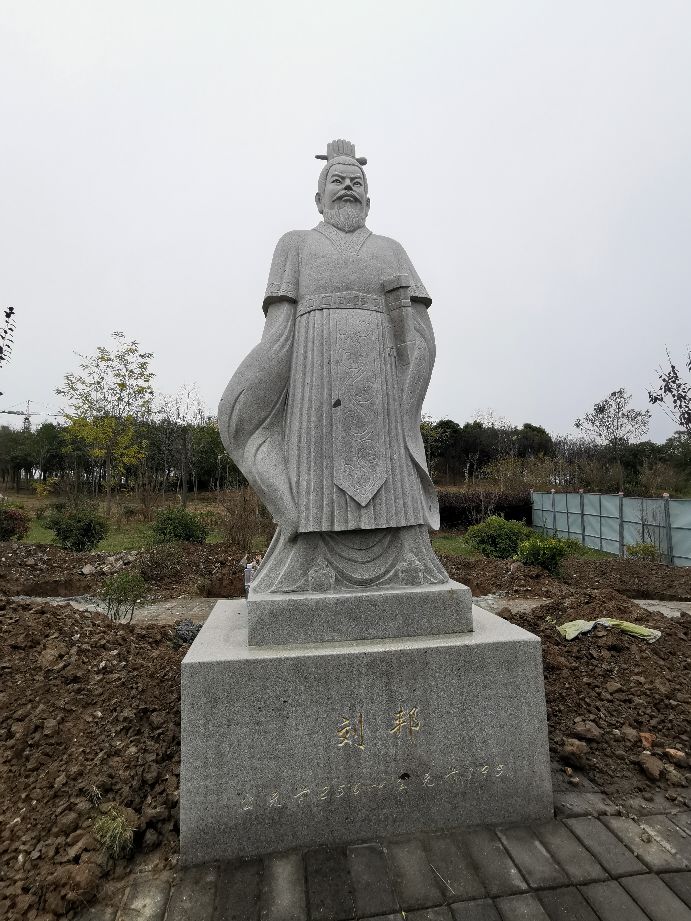 武官不怕死，文官不爱钱，人民安居乐业，百业兴旺，怎能不强盛？