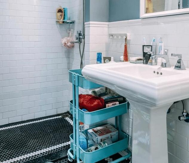 媳妇竟然在沙发墙“砸了个洞”，完工后我直喊高明