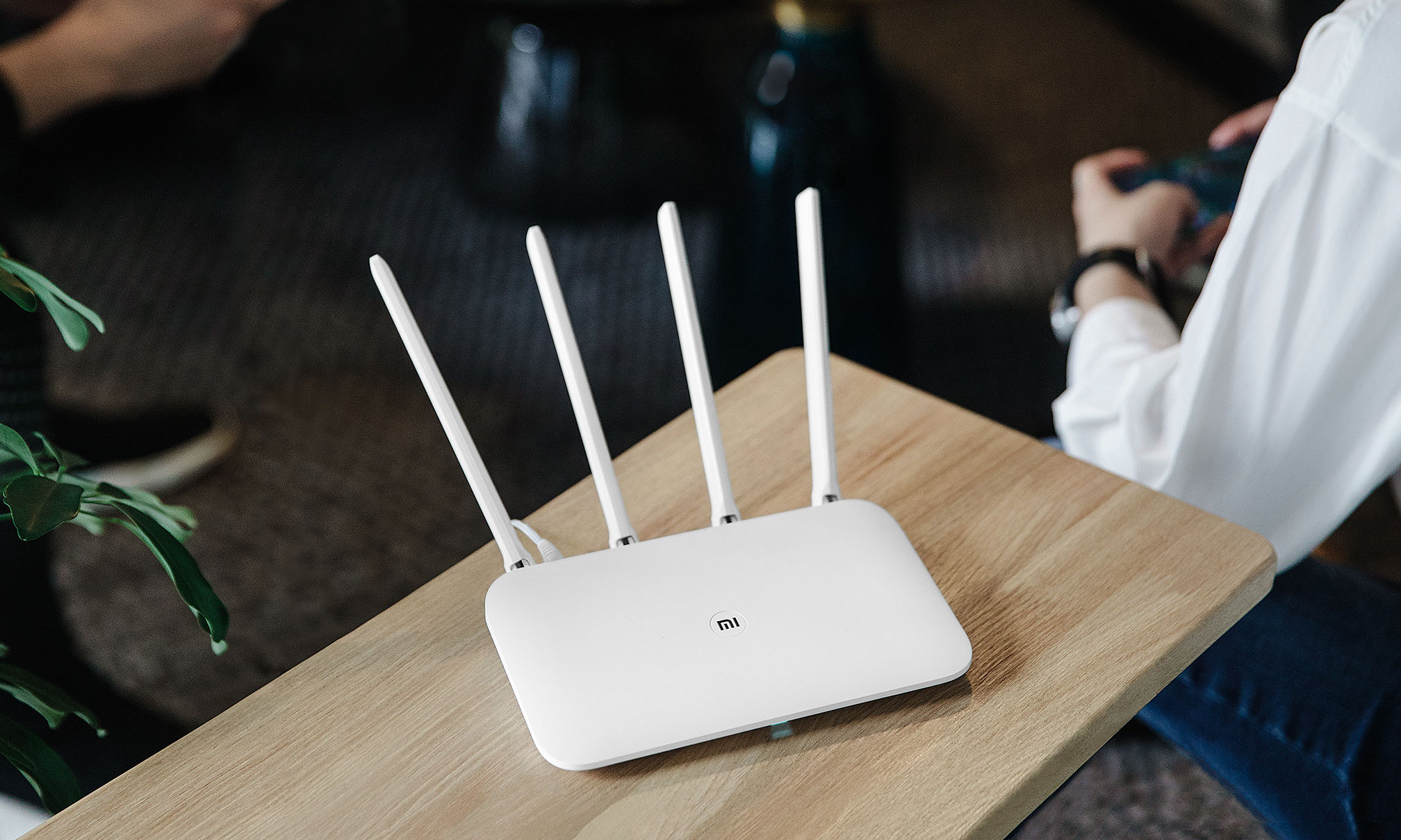 百兆宽带用千兆路由器为什么还慢,百兆路由器网速慢怎么解决