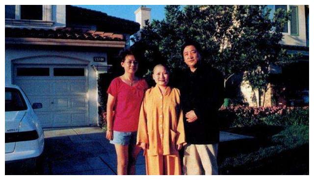 李娜退出歌坛的原因,唱青藏高原的李娜现在干什么