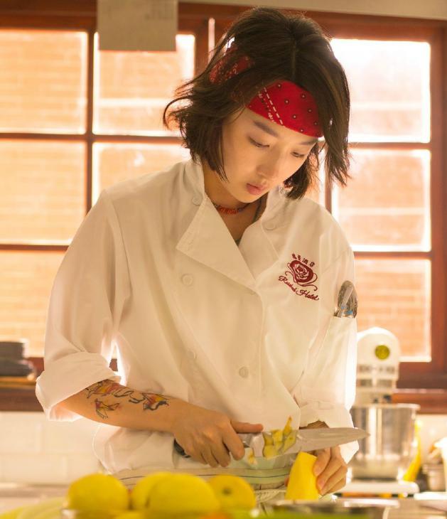 怎样用发带扎和杨紫同款发型,发带也可以戴出时尚