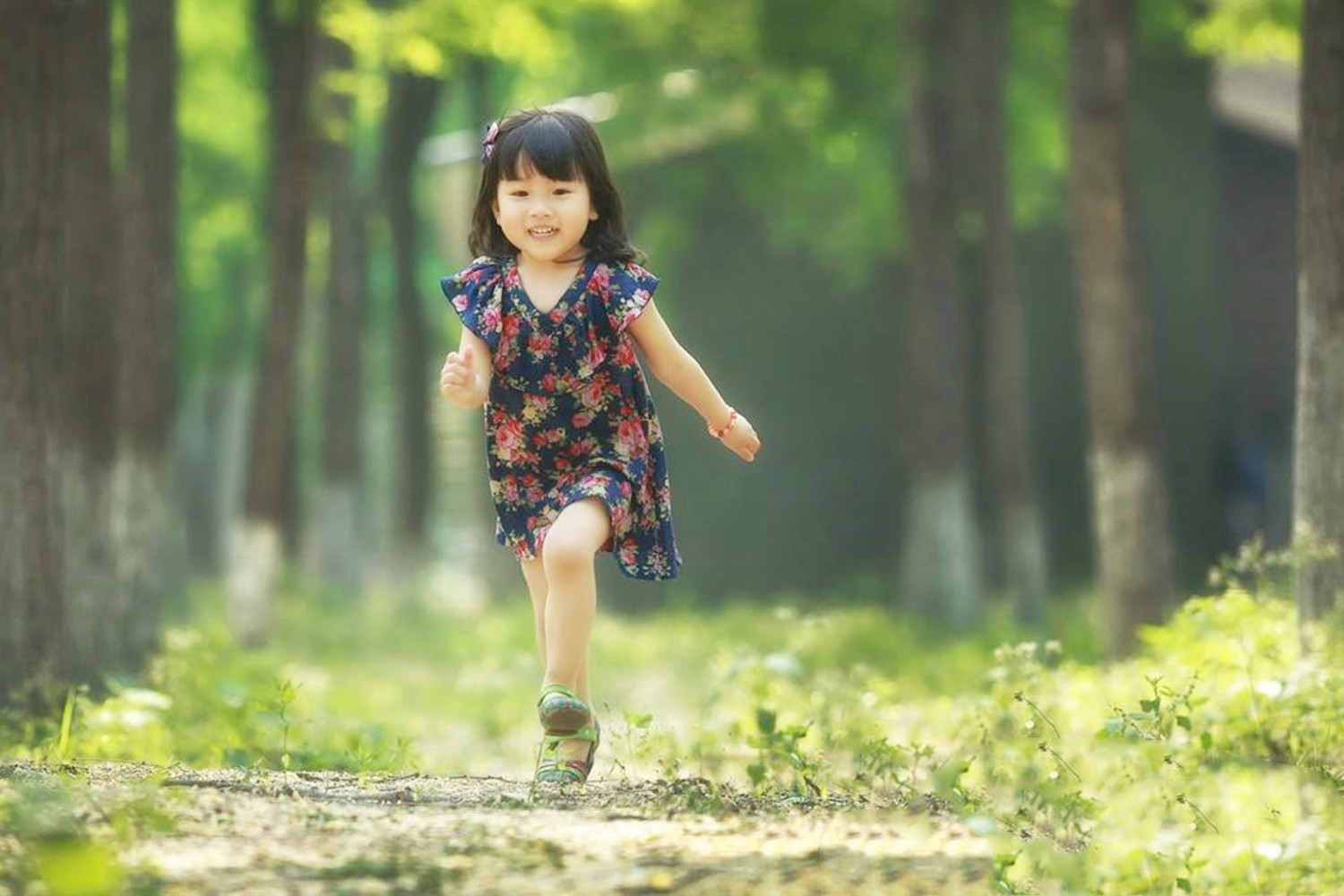 “乱摸”孩子影响智力，家长记得“三摸*不五**摸”，对孩子下手轻点