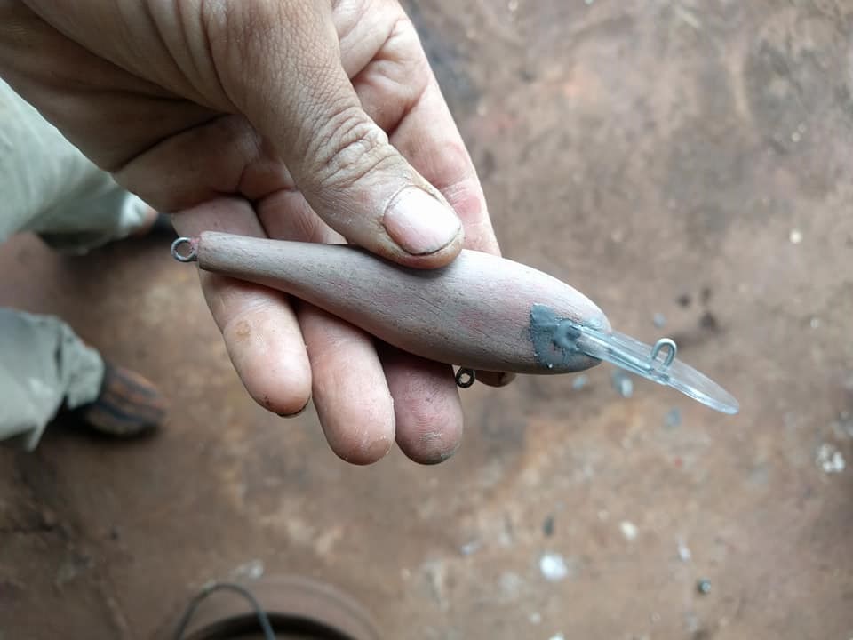 路亚钓鱼穷三代,路亚如何做假饵