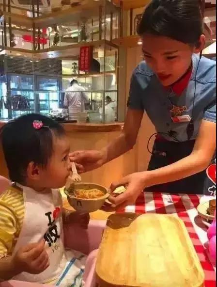 大牌餐企都在讨好熊孩子，这可能是下一个风口！