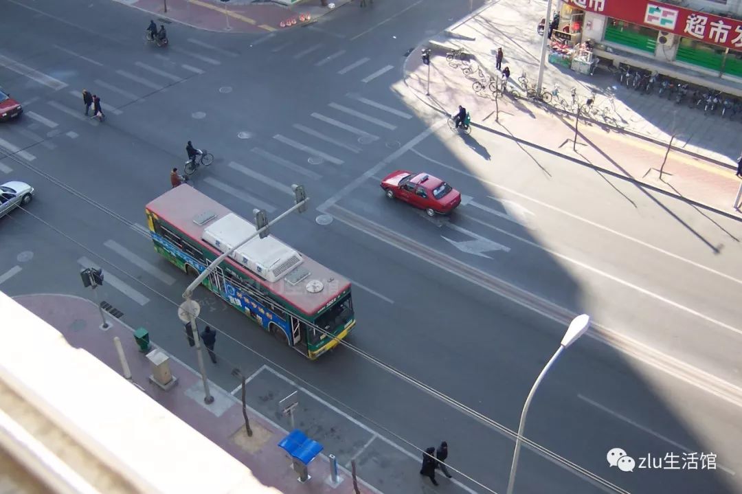 我一下记录了10年北蜂窝路的京华前置大铰接时代