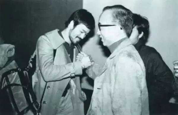 邹文怀怎么请李小龙来香港的,香港影坛大亨邹文怀