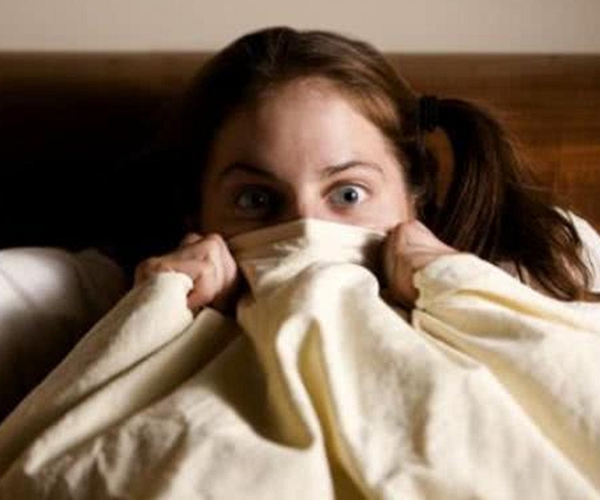 鬼故事鬼压床预示着什么迷信说法,老人讲鬼压床的迷信说到了什么