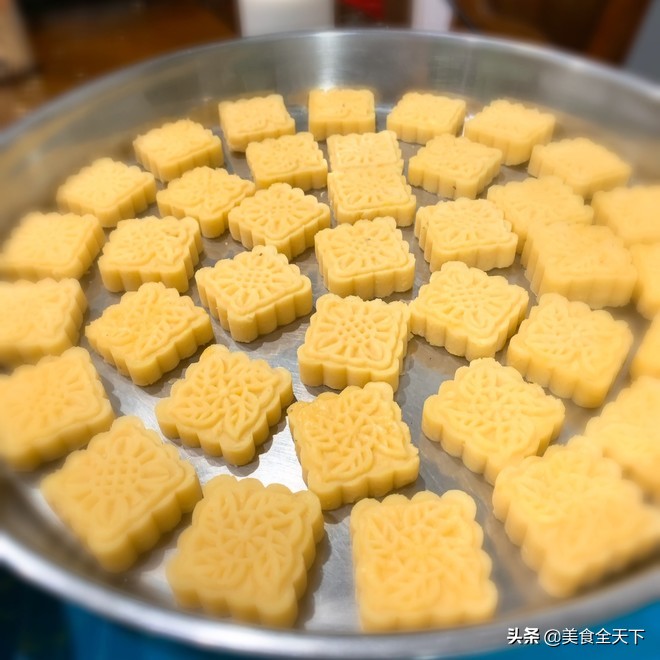 绿豆糕自己做细腻顺滑健康超好吃,自制的绿豆糕怎样才能做得干燥些