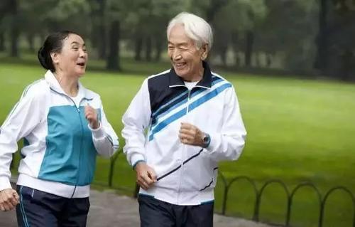 晚上热的睡不着的小妙招,晚上睡不着有什么小妙招可以治