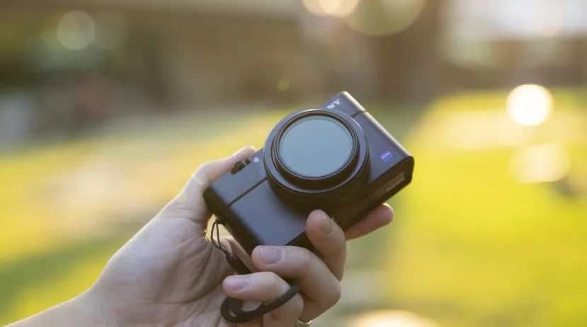 影响画面曝光的主要因素,如何通过曝光补偿控制画面亮度