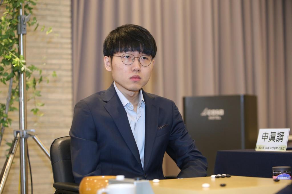 申真谞爆冷止步半决赛,韩国媒体评申真谞滑标