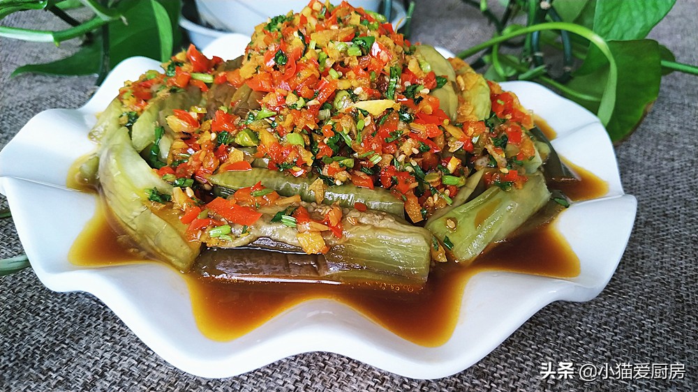 家常凉拌蒜香茄子的做法,想吃点开胃爽口的菜